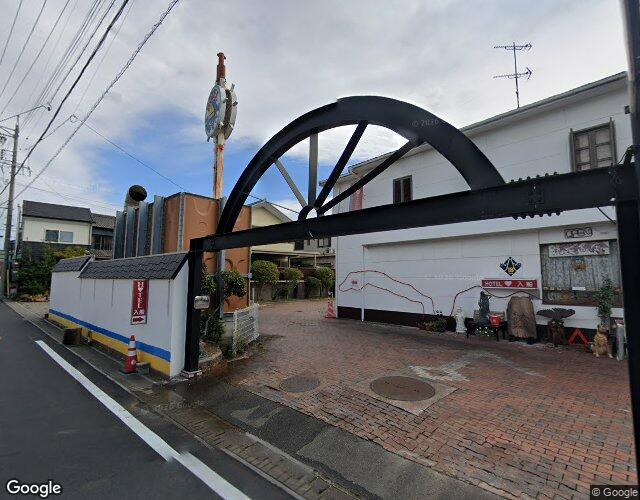 入船 右側からの外観