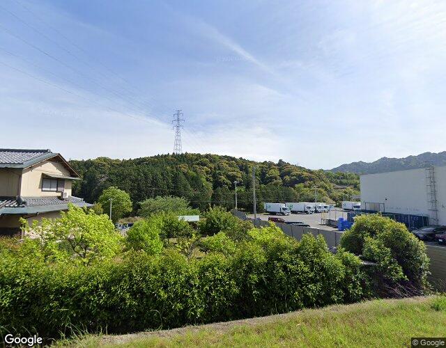 AURA関インター店 裏側からの外観