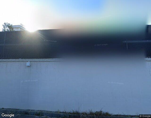 ロイヤルガーデン 左側からの外観