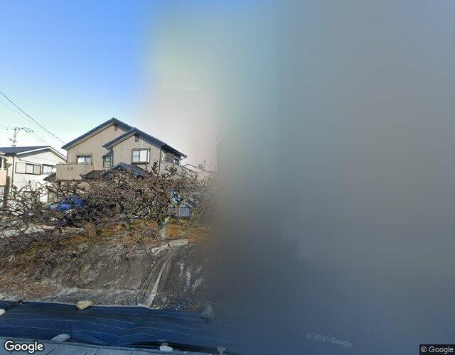 ロイヤルガーデン 右側からの外観