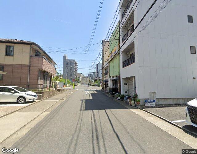 コロナクラブ 右側からの外観