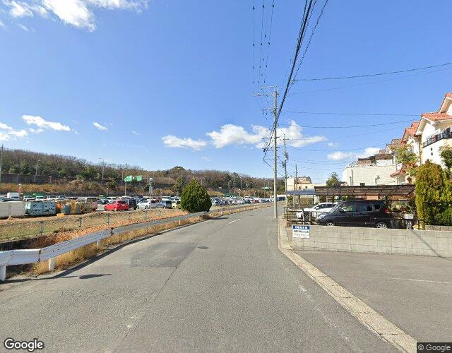 チャーミーズ 左側からの外観