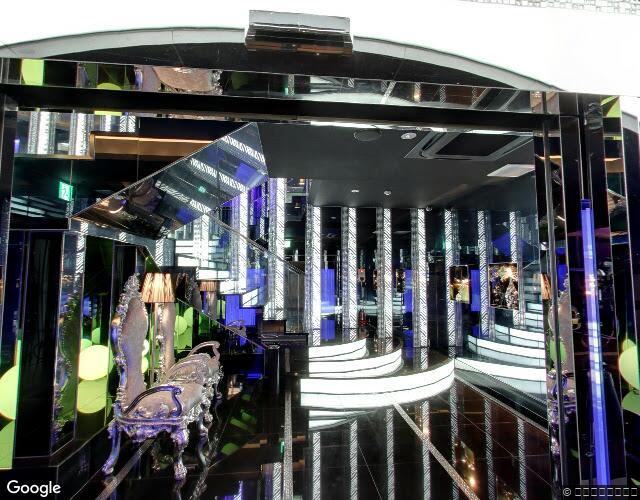 ホテル デジャヴ楠店 左側からの外観