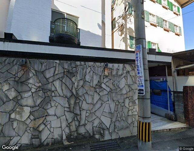 ロゼ 右側からの外観