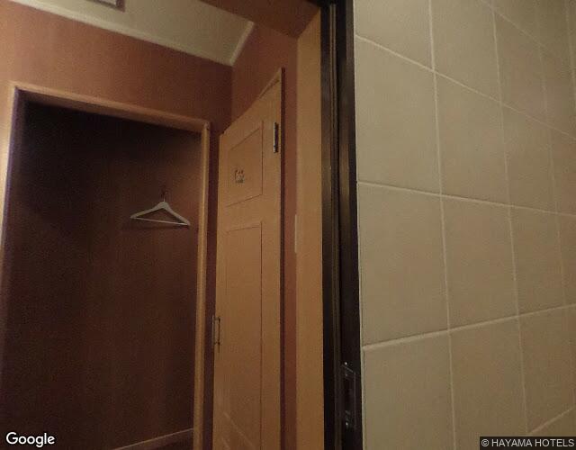 HOTEL O（オー）【HAYAMA HOTELS】 右側からの外観