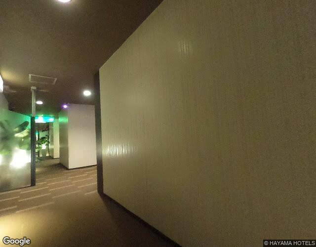 HOTEL SUN ROAD（サンロード）【HAYAMA HOTELS】 左側からの外観