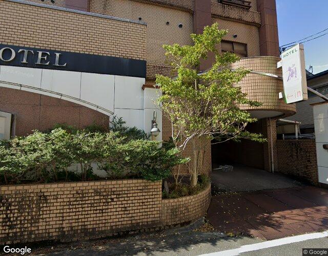 蘭 左側からの外観