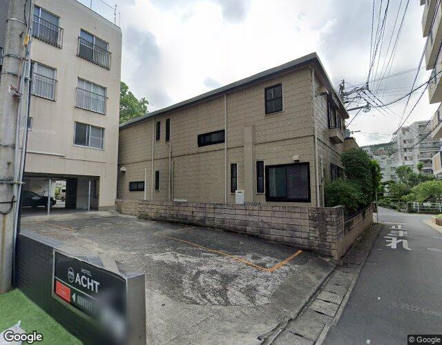 ホテル アハト（旧エルパシー） 右側からの外観