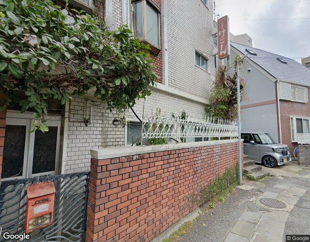 ホテル ニューけごん 右側からの外観