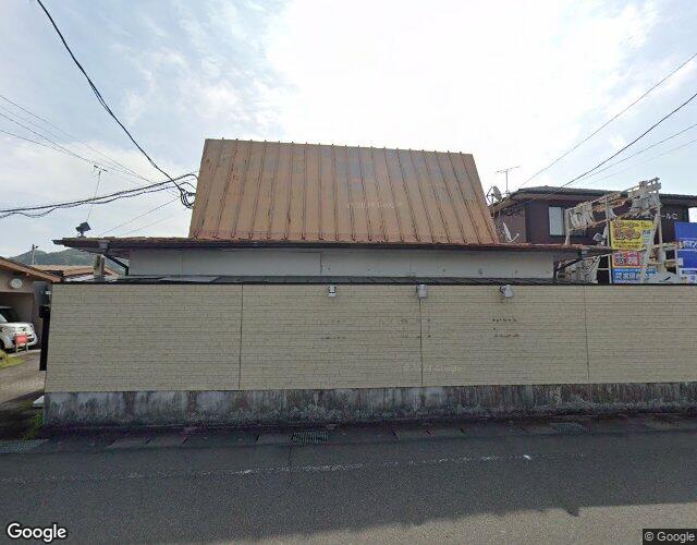 王朝 右側からの外観