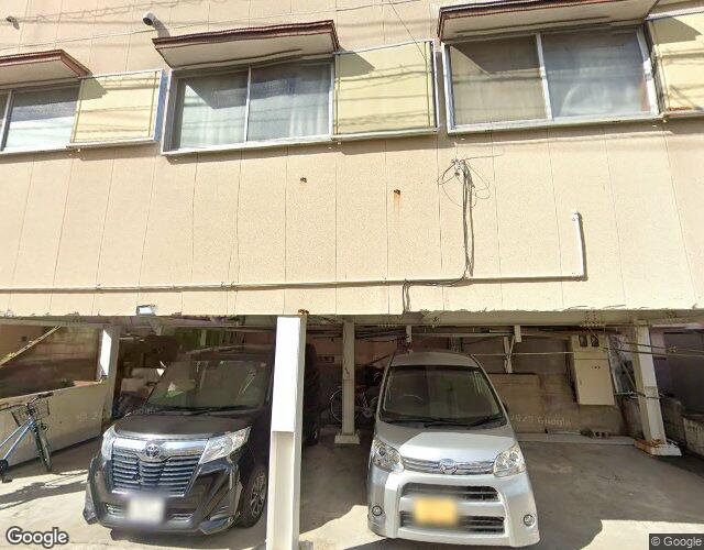 オーパの外観