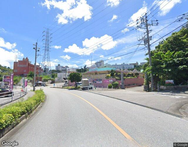 サンタクルス 左側からの外観