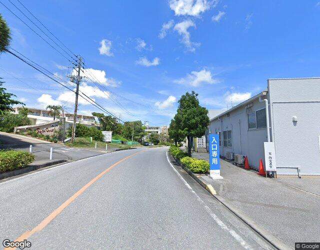 サンタクルス 右側からの外観