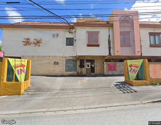 チャームド 裏側からの外観