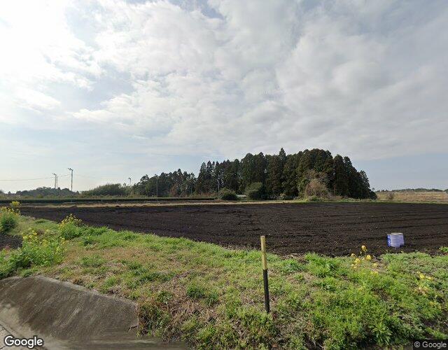 シャレード 裏側からの外観