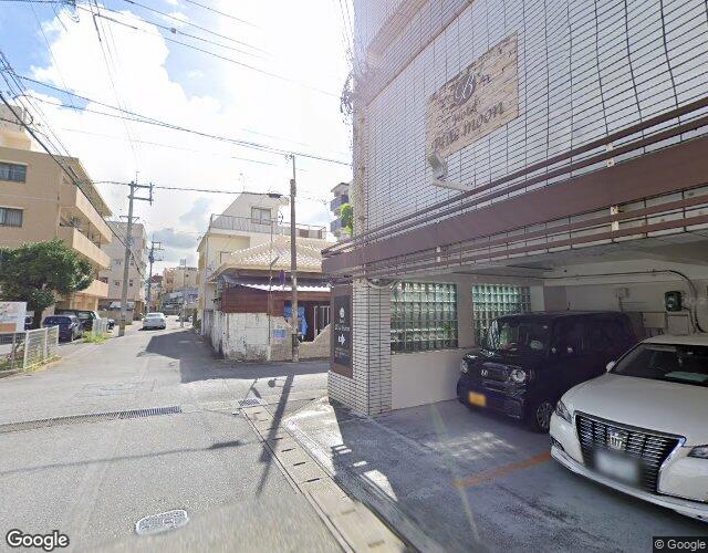 Hotel Blue moon 右側からの外観